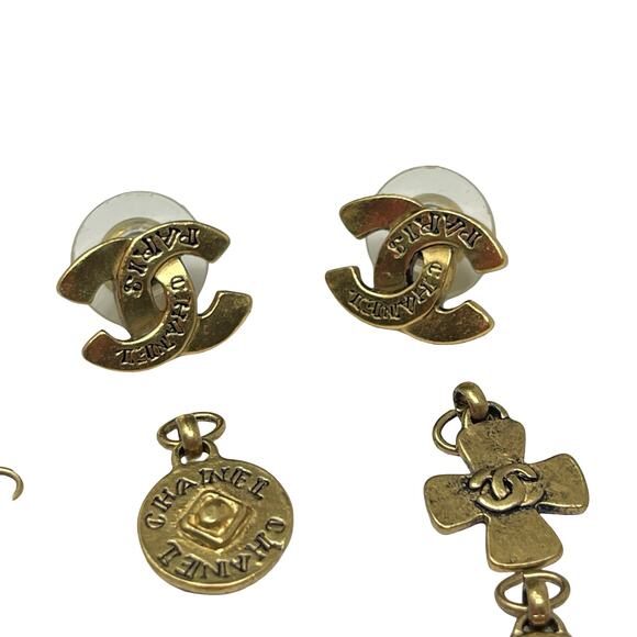 CHANEL Vintage AUTH Earrings Coco CC Logo GP Gold 4 pairs Charm Cross Swing - Picture 3 of 9